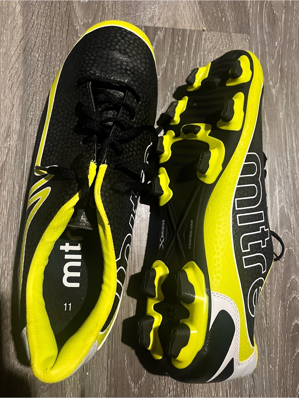 Mitre Men’s Black and Yellow Soccer Cleats